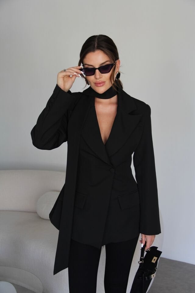 Siyah Bele Oturan Kuşak Detaylı Premium Tasarım Blazer Ceket