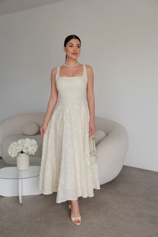 Nakış ve 3 Boyutlu Bej Çiçek Desenli Askılı Tasarım Keten Elbise