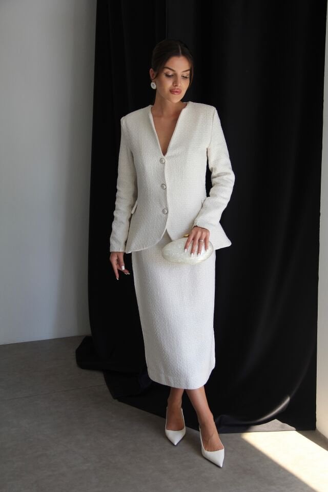 Ekru Beyaz Fırfır Detaylı Ceket ve Midi Etekli Alt Üst Premium Tüvit Takım