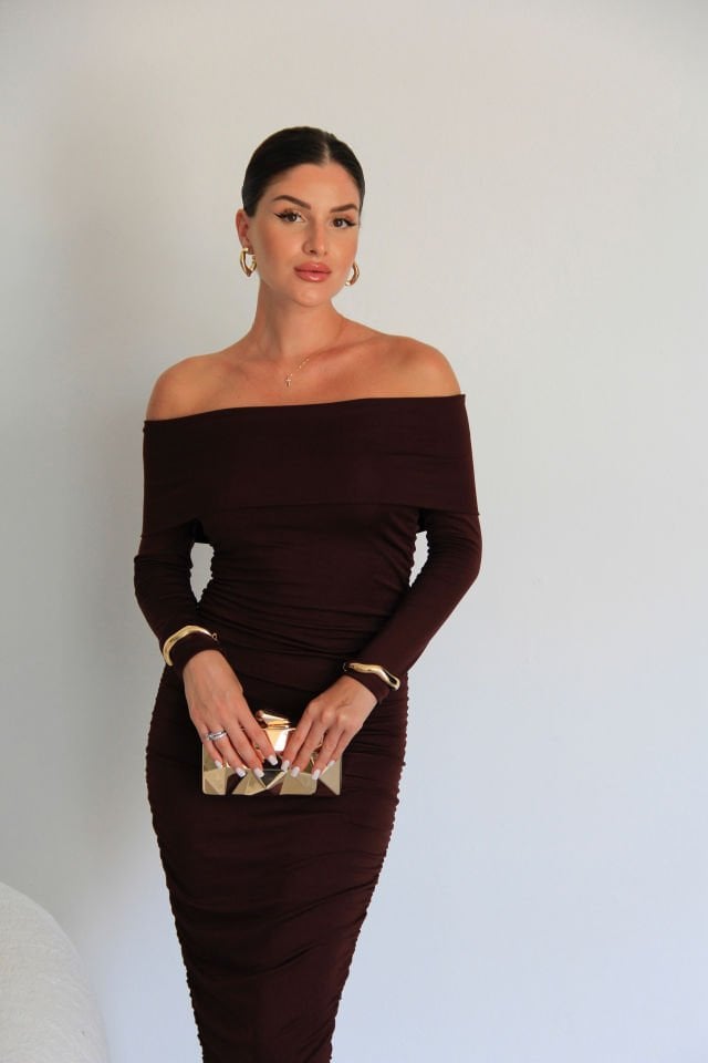 Kahve Madonna Yaka Drapeli Uzun Kollu Maxi Uzun Boy Sandy Kumaş Premium Elbise