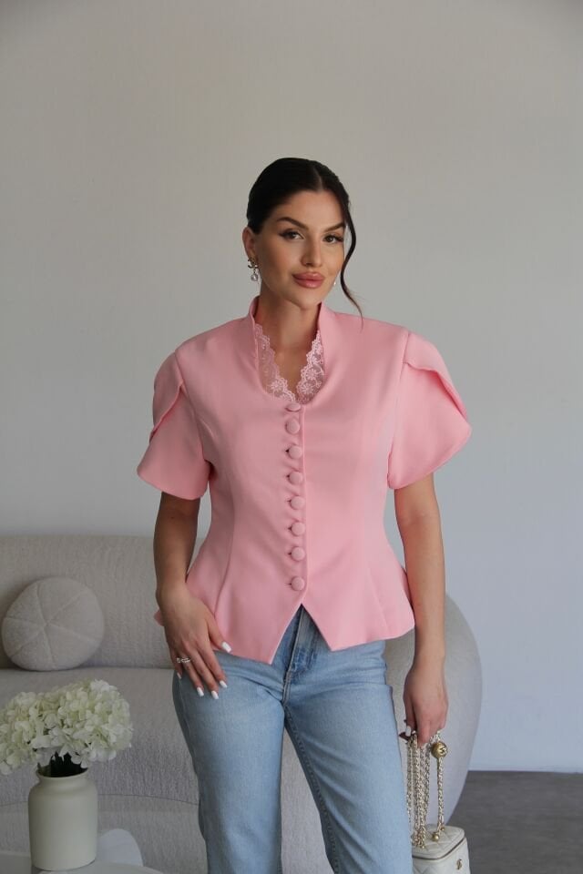 Pembe Dantel Detaylı Vatkalı Tasarım Blazer Ceket