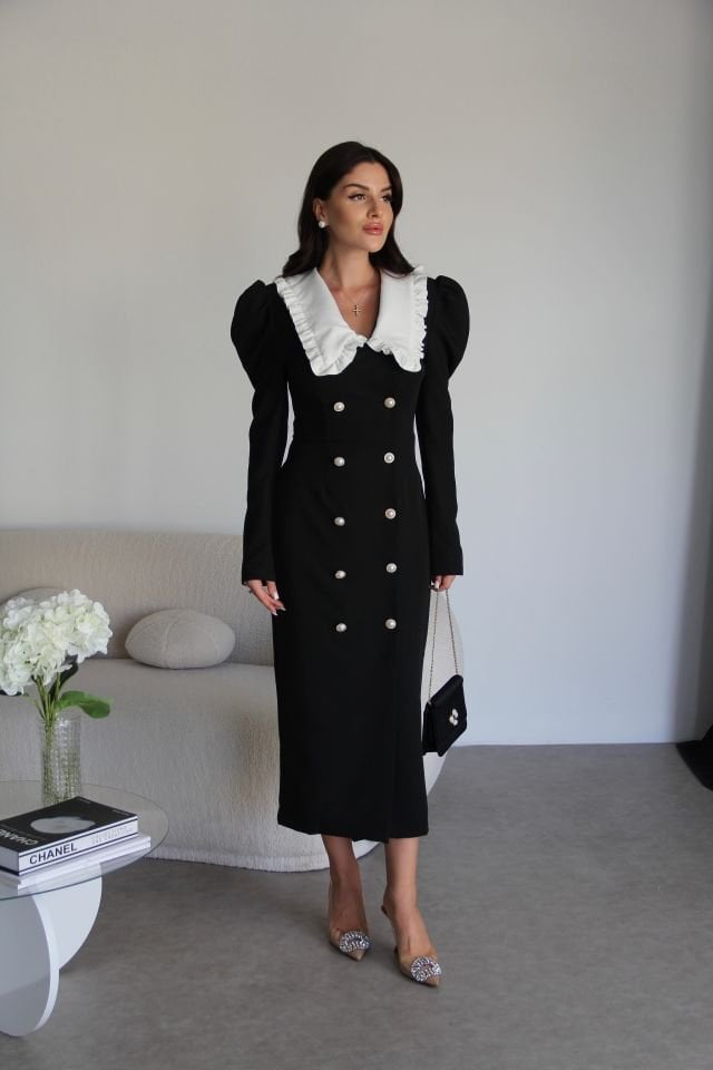 Siyah Fırfırlı Bebe Yaka Gold Düğmeli Uzun Elbise