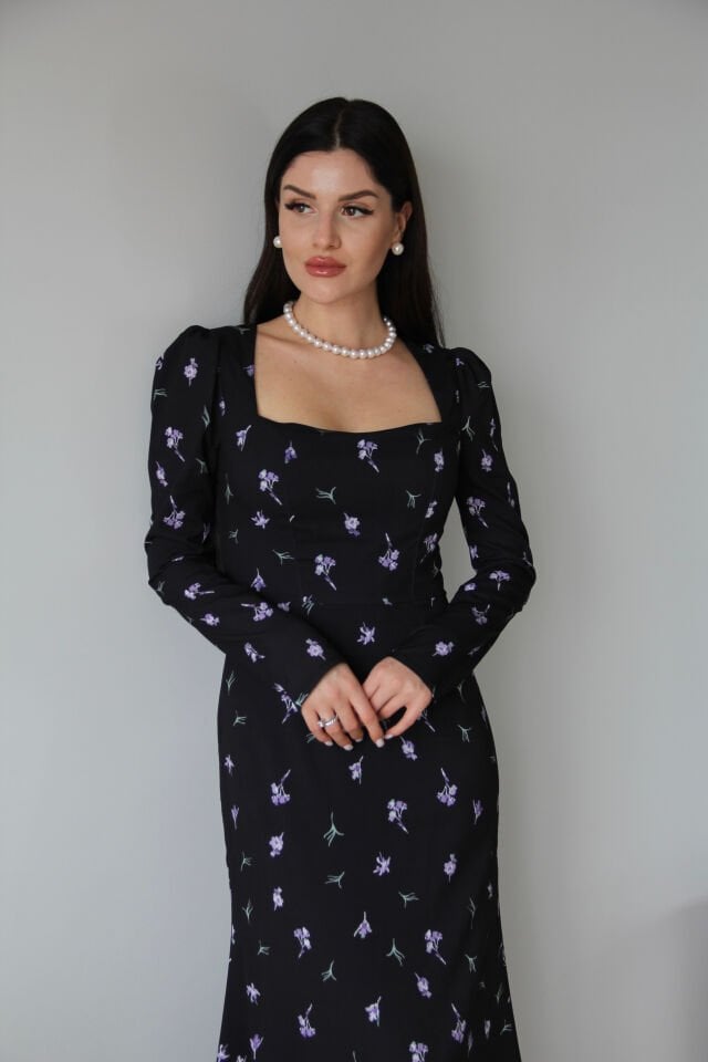 Siyah Kalp Yaka Dar Kesim Çiçek Desenli Maxi Uzun  Elbise