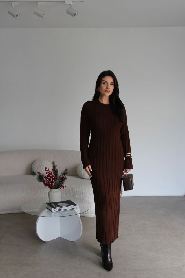 Kahve  Bisiklet Yaka Maxi Uzun Boy Triko Elbise