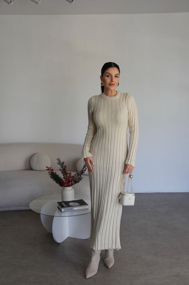 Krem Bisiklet Yaka Maxi Uzun Boy Triko Elbise