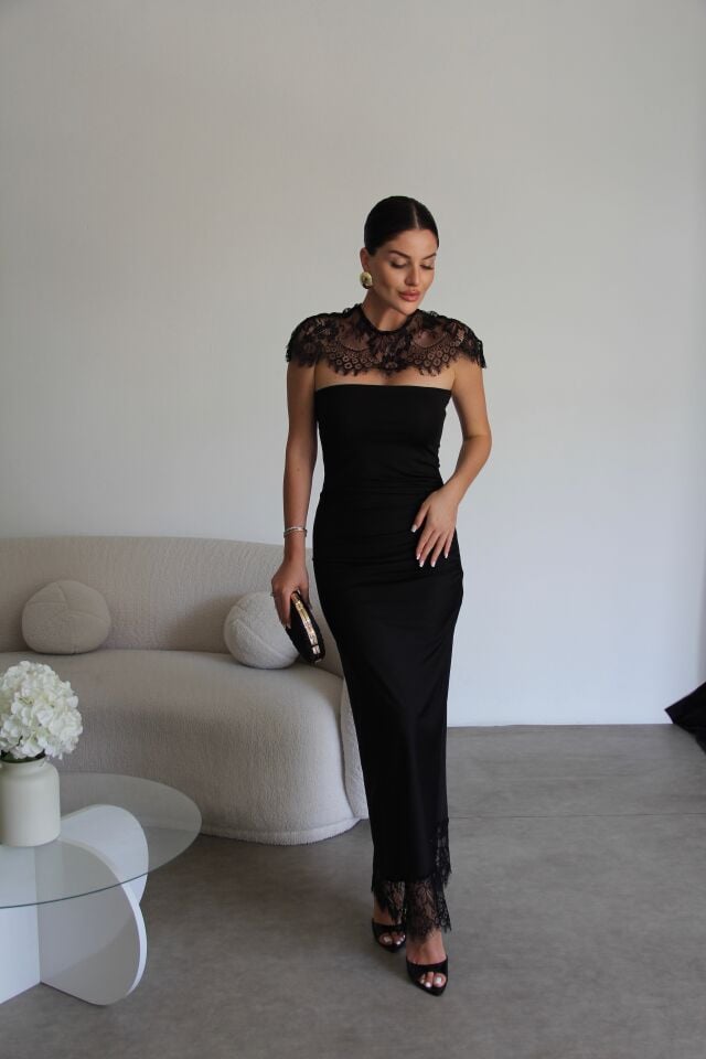 Dantel Pelerin Detaylı Bodycon Siyah Elbise