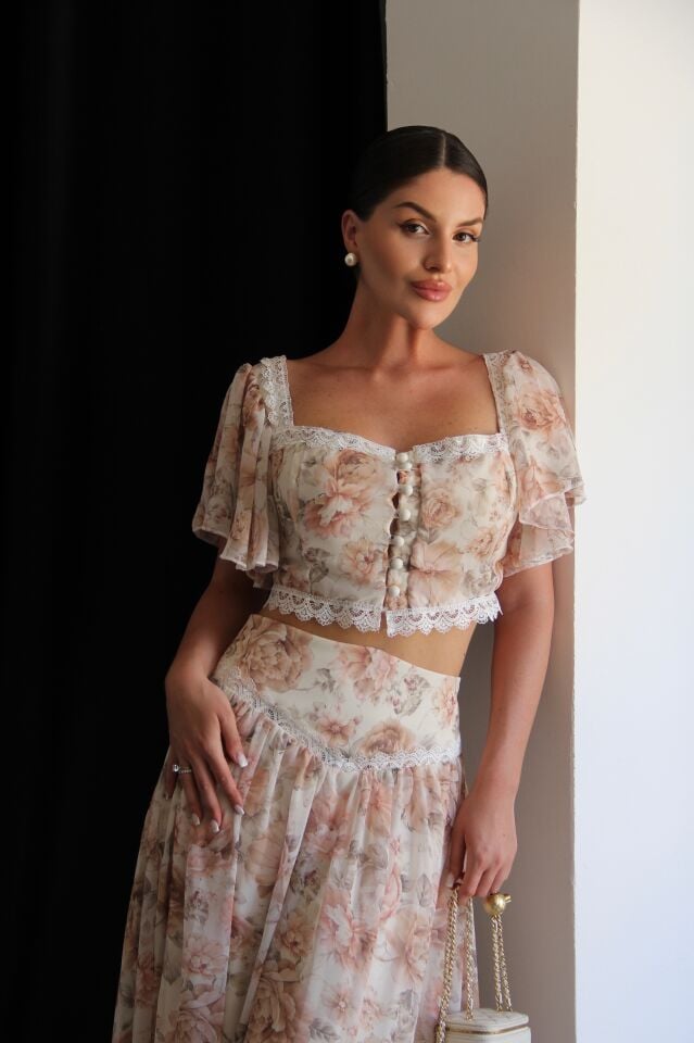 Dantel Detaylı Crop Bluz ve Maxi Etekli Şifon Takım