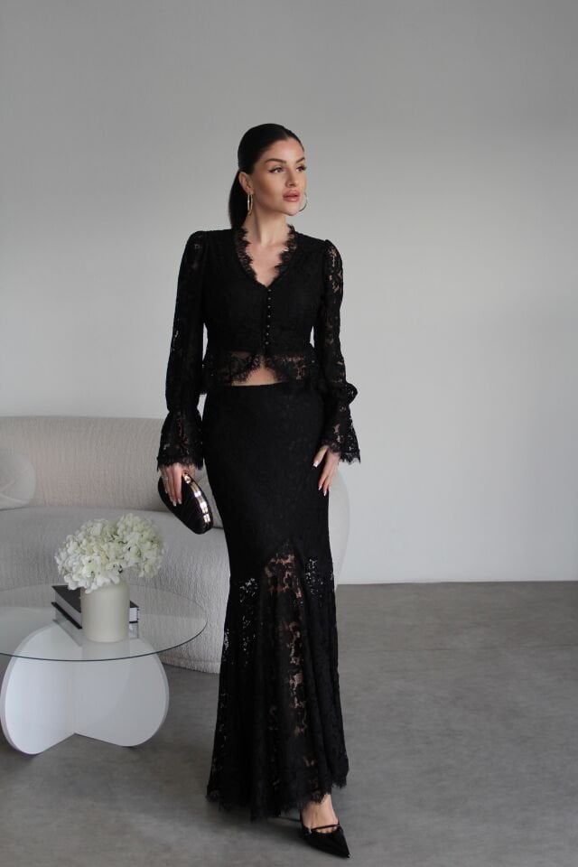 V Yaka Astarlı inci Düğmeli Bluz ve Maxi Etek Tasarım Dantel Takım