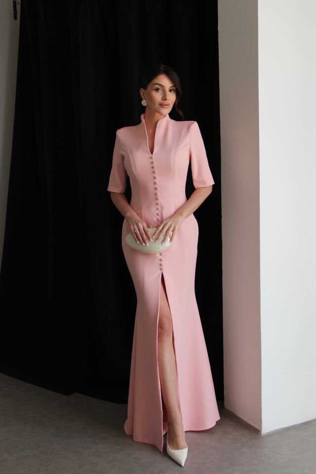 Pembe Vatkalı Boydan Düğme Detaylı V Yaka Yırtmaçlı Premium Maxi Uzun Takım
