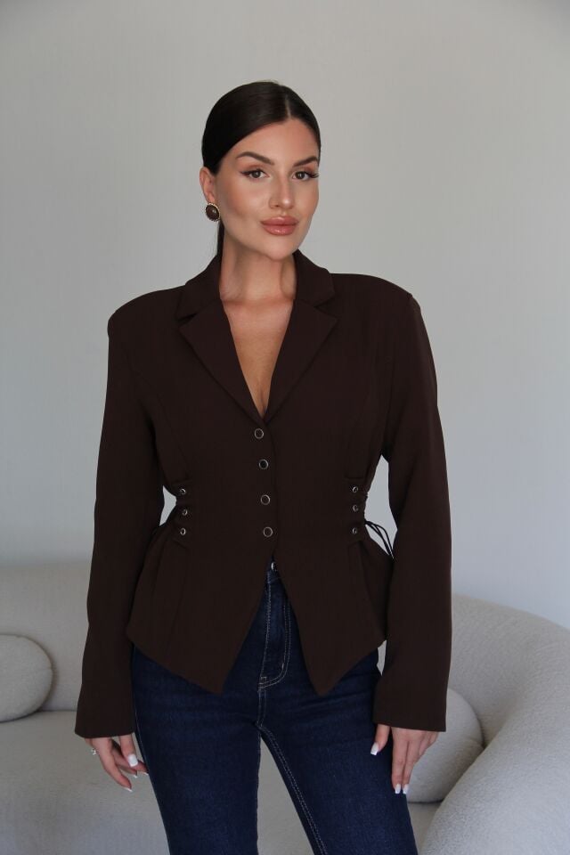 Yanları Bağcıklı Kuşgözü Detaylı Kahve Blazer Ceket