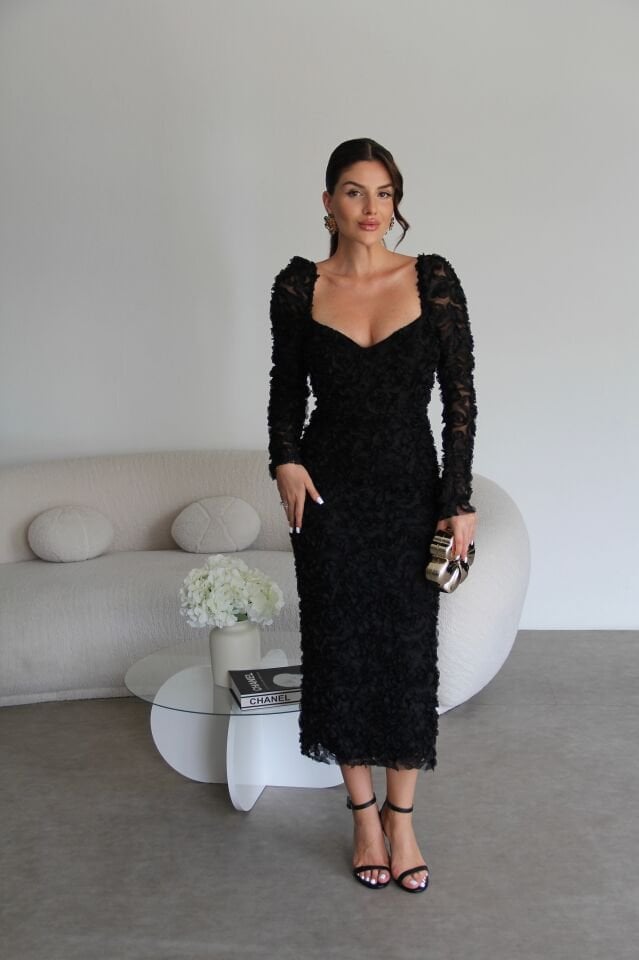 Siyah 3 Boyutlu Gül Desenli Straplez Yaka Astarlı Premium Tasarım Elbise