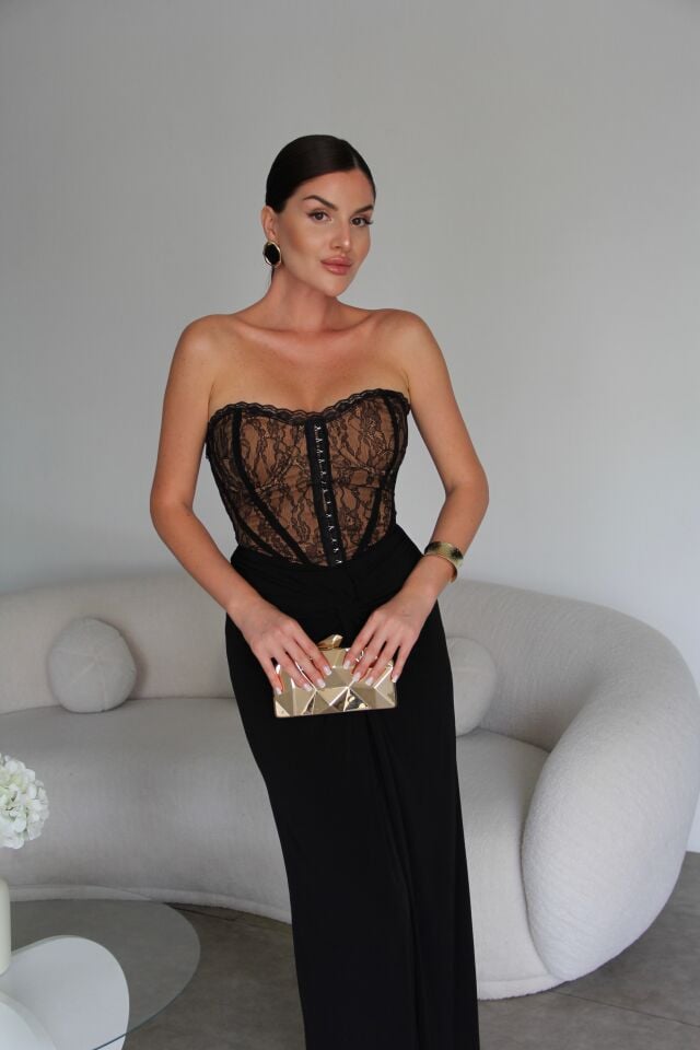 Straplez Yaka Dantel Korseli Maxi Boy Tasarım Elbise (ÖN SİPARİŞ:23 Eylül)
