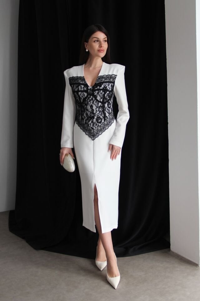 Dantel Detaylı Vatkalı Yırtmaçlı Tasarım Premium Midi Boy Beyaz Elbise