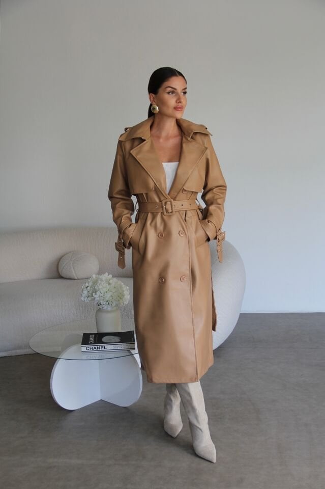 Camel Astarlı Kemer ve Düğme Detaylı Premium Deri Trençkot