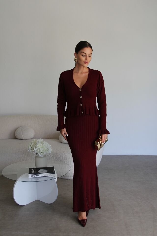 Bordo Düğme Detaylı V Yaka Hırka ve Maxi Uzun Etekli Premium Triko Takım